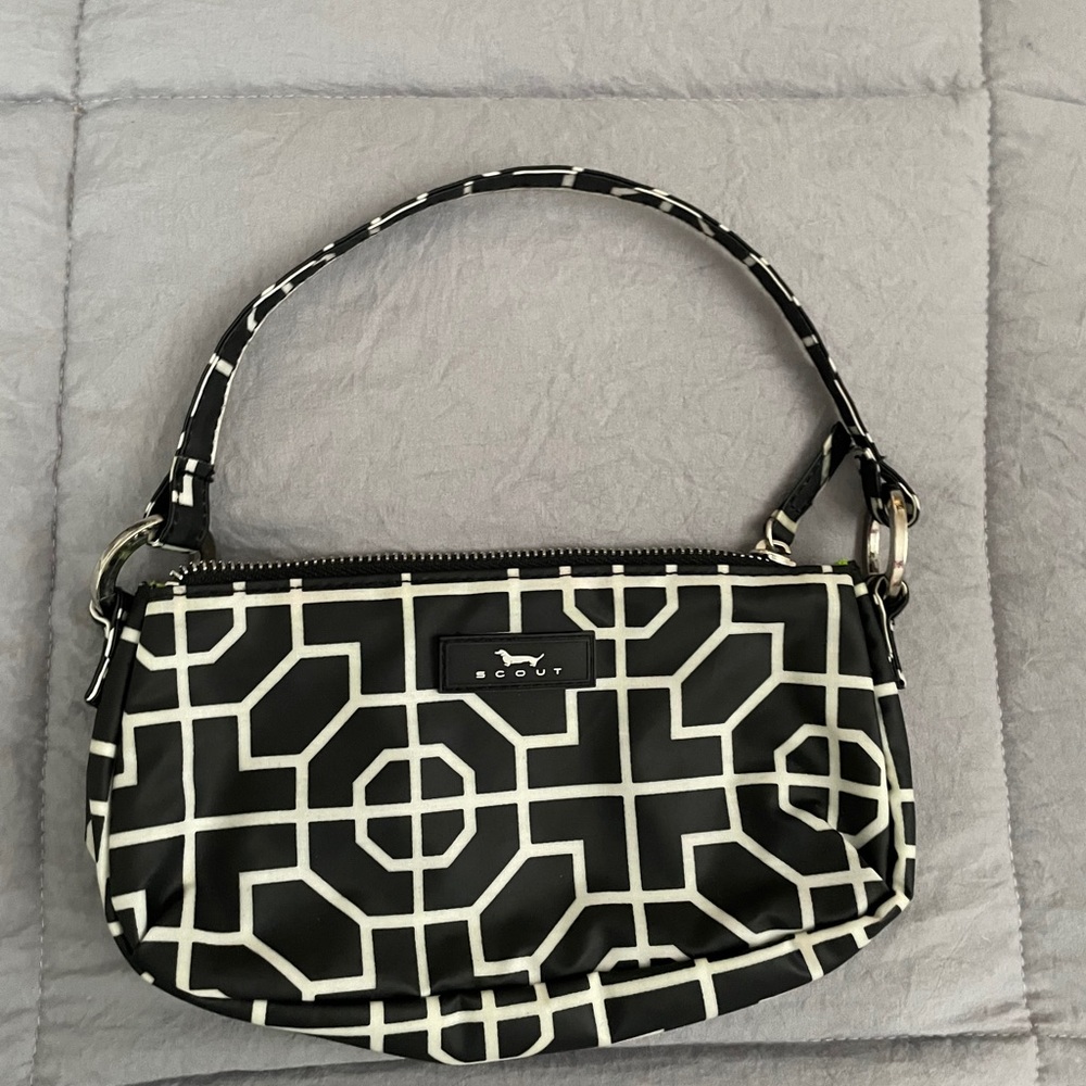 I am selling this cute little Scout bag!